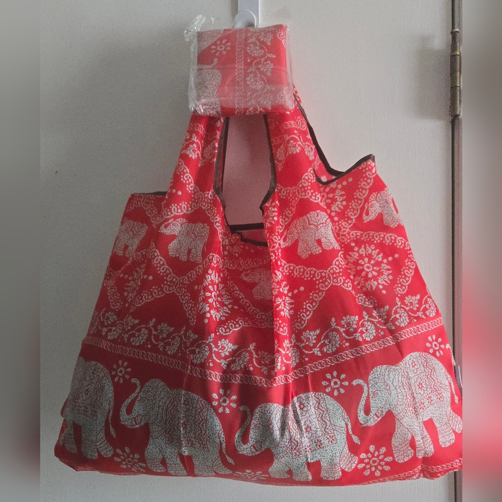 🎉Elephant Print REUSABLE/PACKABLE Tote Bag🎁